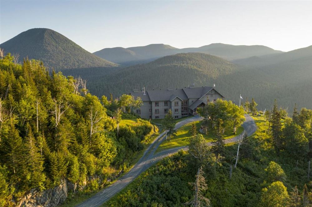 Chic-Chocs Mountain Lodge Experience - 3 Days / 2 Nights
